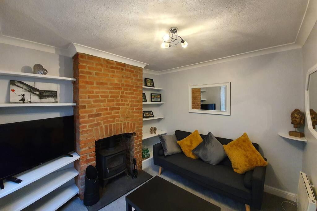 شقة سويندون  في Cosy, Quirky, Comfy 'N' Chic House- المظهر الخارجي الصورة